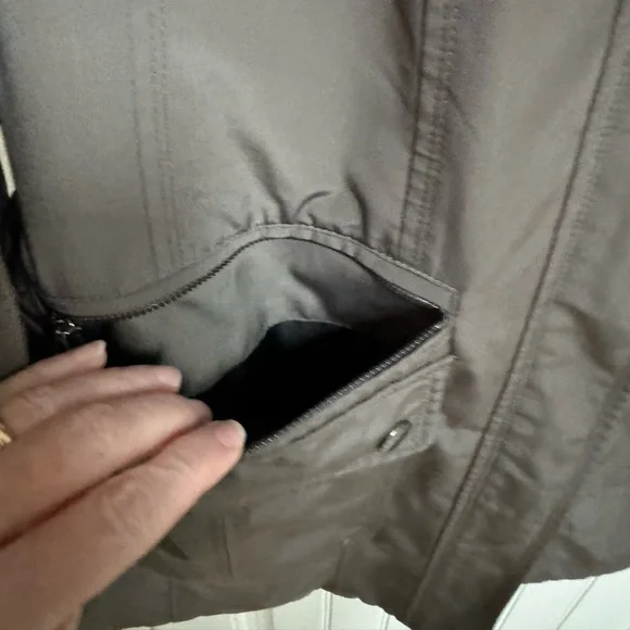 London Fog Khaki Insulated Detatchable Hood Rain Jacket. Size M - Picture 9 of 12